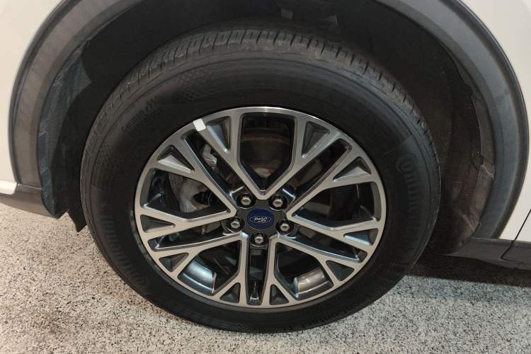 Used Ford Escape 2020 EcoBoost 245 Two-Wheel-Drive Titanium Edition Left Front Wheel Hub