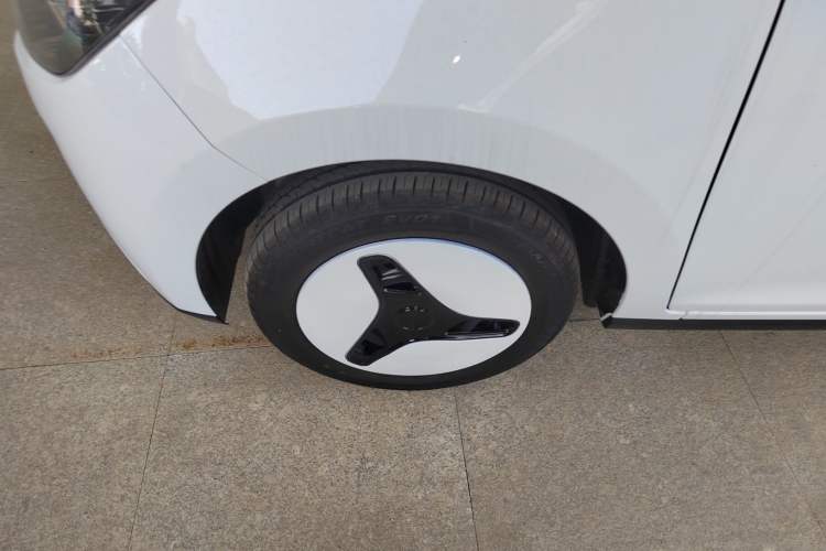 Used JMEV Xiao Qilin 2026 Model PLUS+ Comfort Version Left Front Wheel Hub