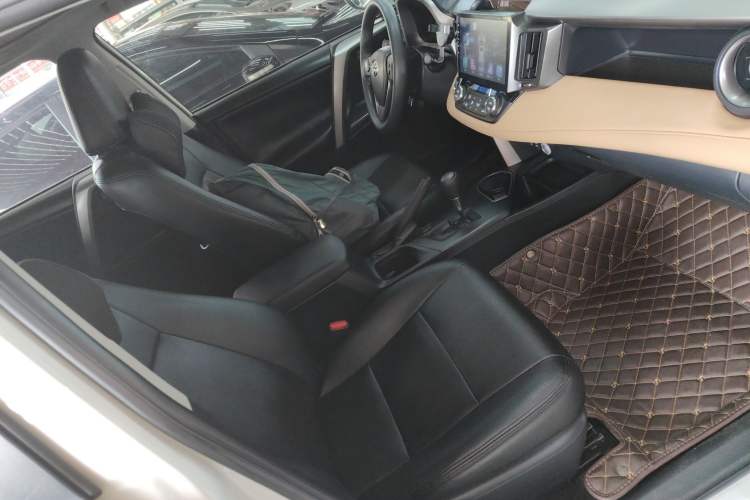 Used Toyota RAV4 2018 2.0L CVT Two-Wheel Drive Fashion X Edition