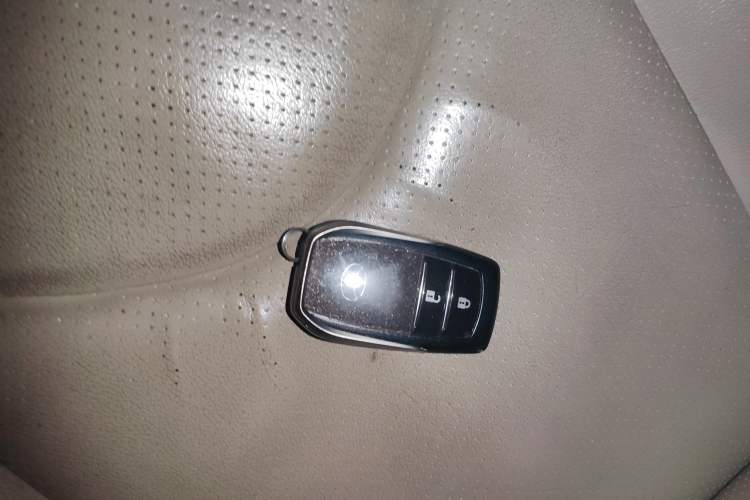 Used Toyota RAV4 2011 2.4L Automatic 4x4 Supreme Edition