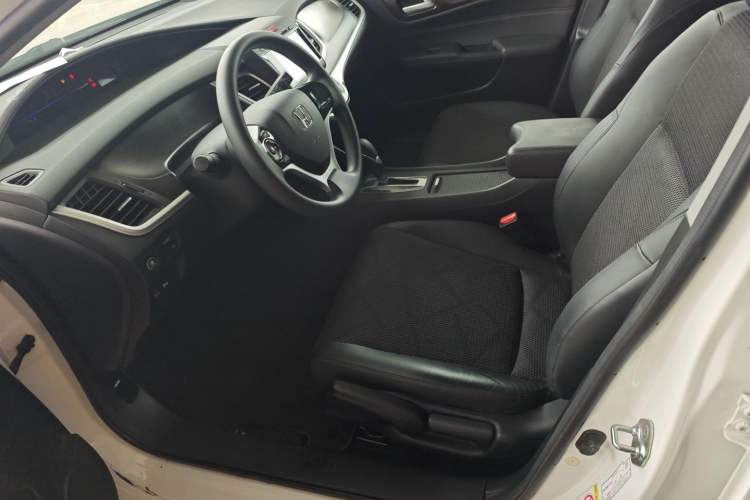 Used Honda Jade 2013 1.8L automatic Comfort version 5 seats