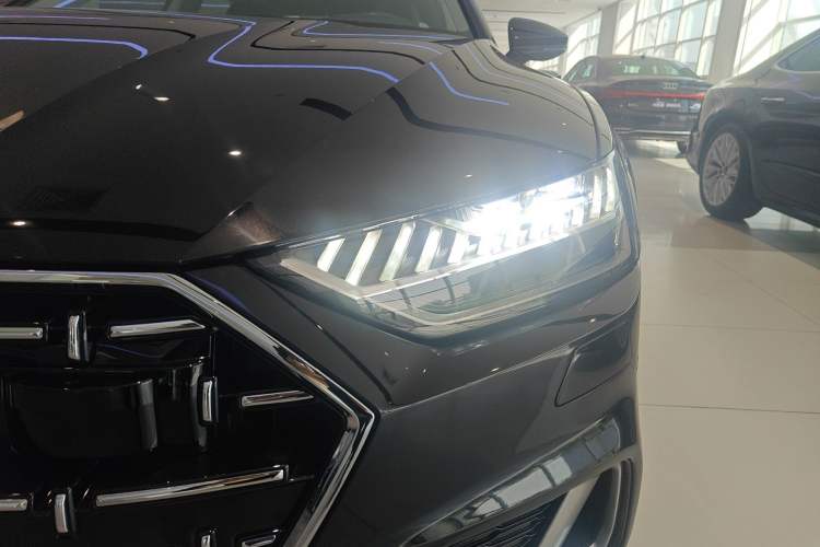 Used Audi A7L 2024 45TFSI S-line Dream-Building Edition Flow Crystal Package