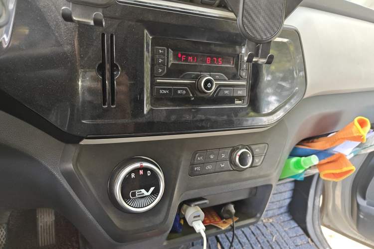 Used SAIC MAXUS EV30 2021 Pure Electric Smart Logistics Expert with Long Wheelbase—CATL