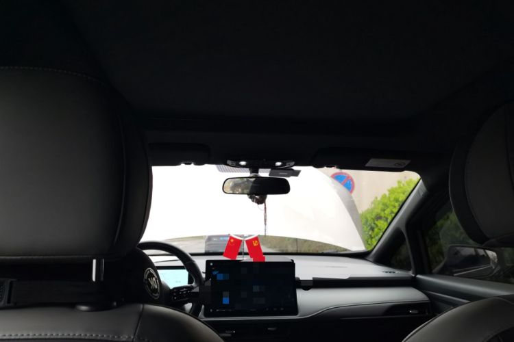 Used Hycan Z03 2022 510 km Range Trendy Cool Version 135 kW 64.23 kWh Headliner