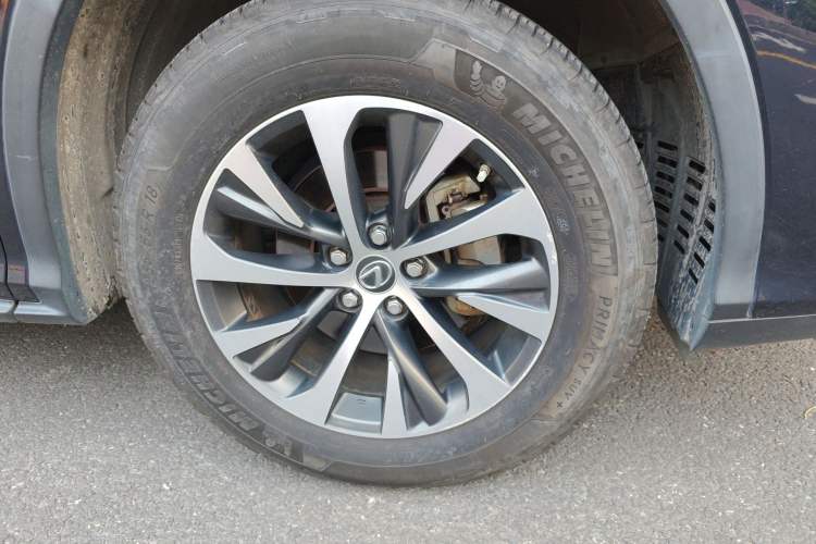 Used Lexus RX 2020 Revised Version 300 Two-Wheel Drive Elite Edition Right Front Wheel Hub