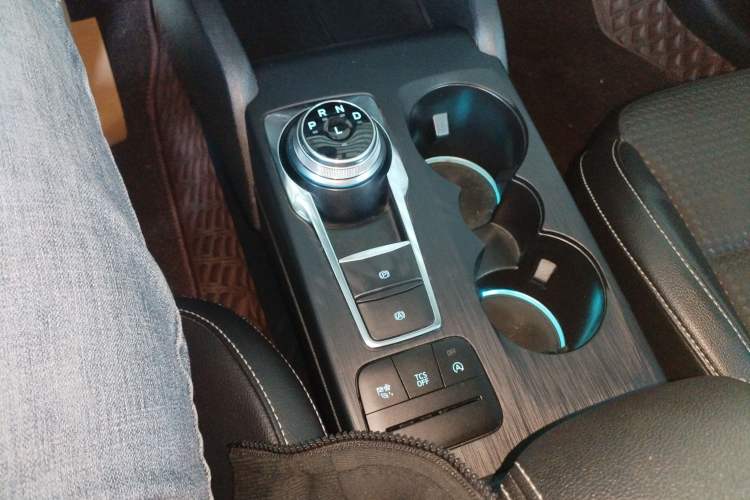 Used Ford Focus 2020 Hatchback EcoBoost 180 Automatic Trend Edition Gear Lever