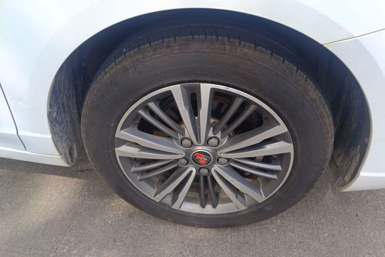 Used Roewe i5 2019 1.5L Automatic 4G Connected Langhao Edition
