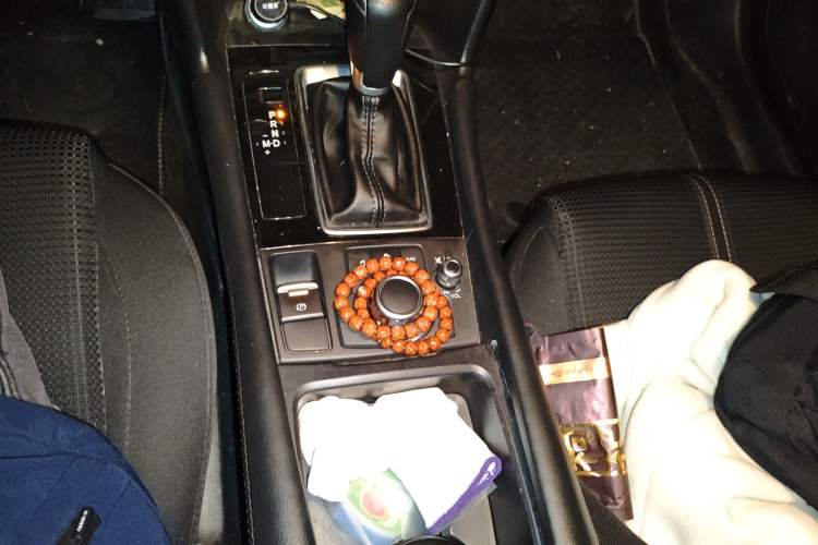 Used Mazda 3 Axela 2017 Sedan 1.5L Automatic Luxury Model Emission Standard China V
