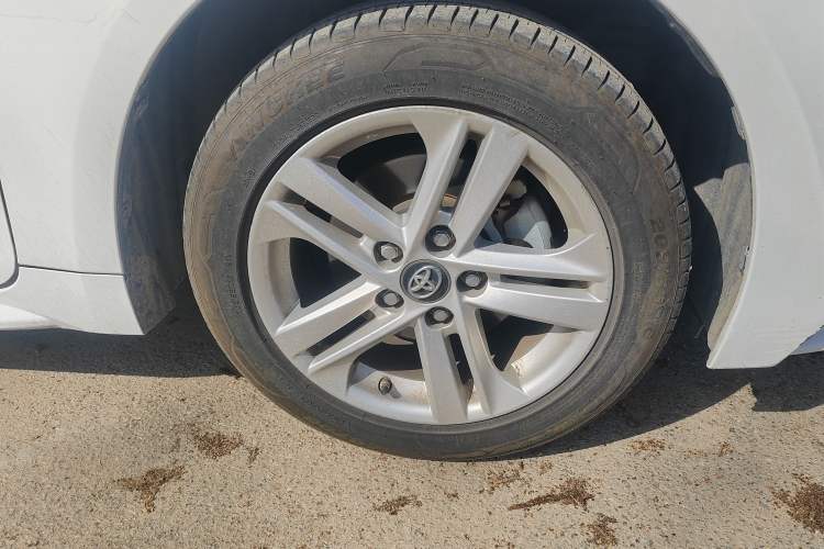 Used Toyota Levin 2022 Dual-Motor 1.8H E-CVT Leading Edition
