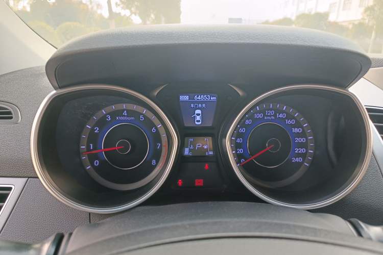 Used Hyundai Elantra (5th Generation / Langdong) 2015 1.6L Automatic Leading Model