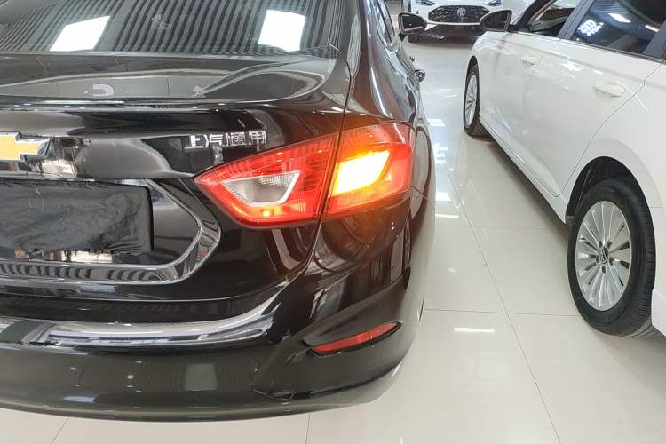 Used Chevrolet Cruze 2018 320 Automatic Pioneer Sunroof Edition Right Rear Taillight