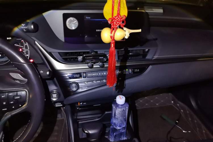 Used Lexus ES 2018 200 Excellence Edition China V Standard
