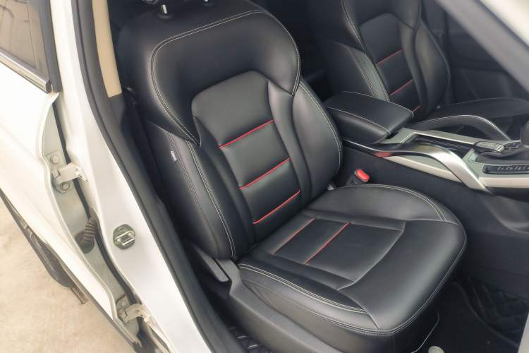 Used Geely Auto Emgrand X7 Sport 2018 1.8TD Automatic Two-Wheel Drive Smart Connect 4G Internet Edition