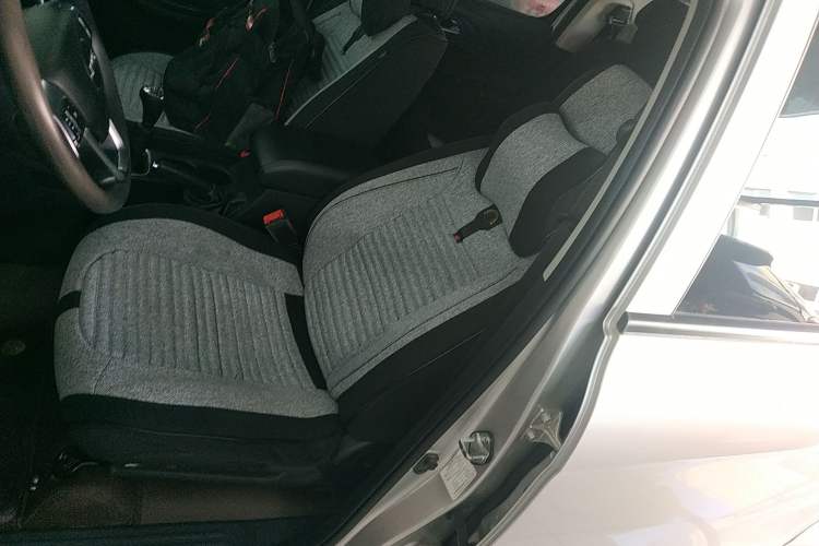 Used JMC Baodian 2020 2.5T Diesel Two-Wheel Drive Comfort Edition Long Wheelbase JX4D25A6L
