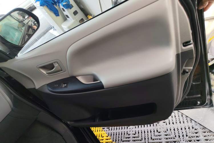 Used Toyota Sienna 2016 3.5L Two-Wheel Drive 7-Seater Parallel Import