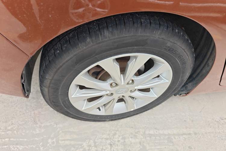 Used Hyundai Elantra (5th Generation / Langdong) 2016 1.6L Automatic Prestige Model Right Rear Wheel Hub