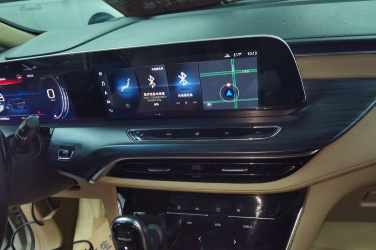 Used Buick GL8 2021 ES Landtrek 653T Luxury Model
