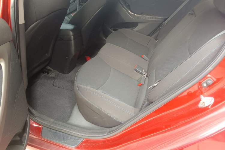 Used Hyundai Elantra (5th Generation / Langdong) 2012 1.6L Automatic Leading Model Left Rear Seat