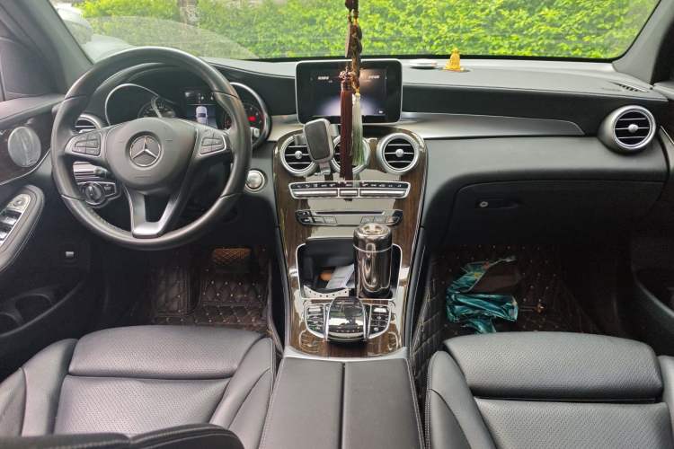 Used Mercedes-Benz GLC 2019 GLC 260 L 4MATIC Dynamic Model Center Console