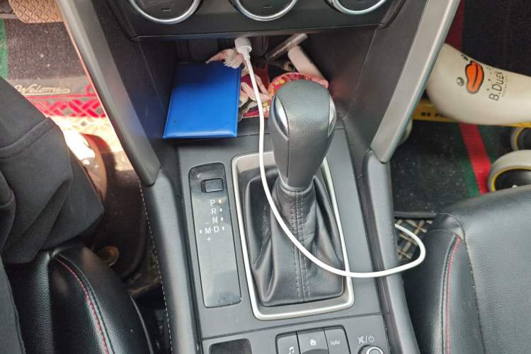 Used Mazda CX-4 2018 2.0L Automatic Two-Wheel Drive Blue Sky Dynamic Version China VI Standard Gear Lever