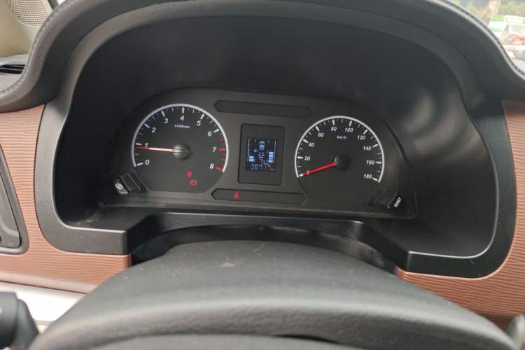 Used FORTHING Lingzhi 2019 M5L 1.6L 7-Seater Base Model China VI Standard