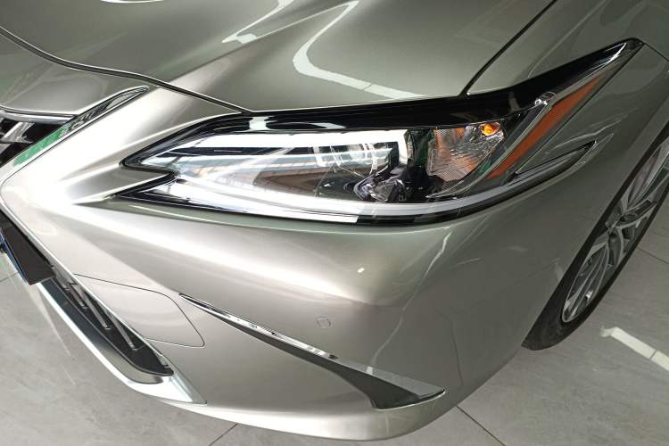 Used Lexus ES 2023 200 Excellence Edition