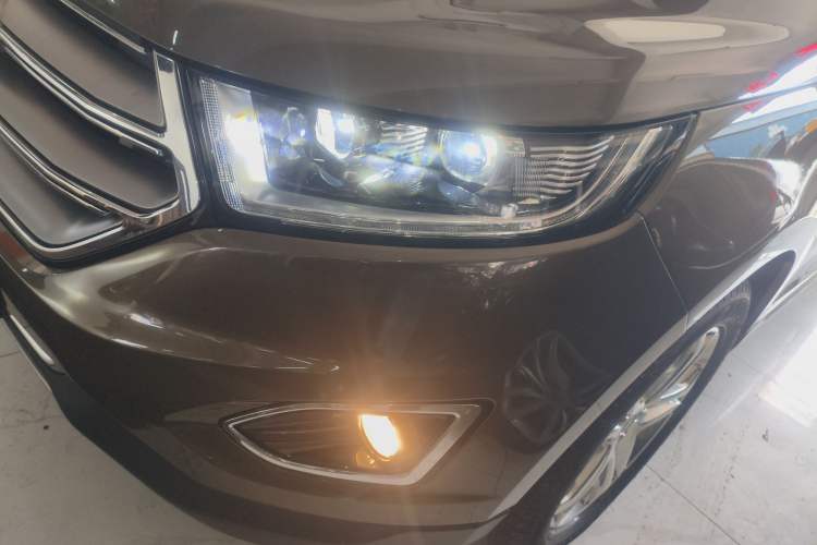 Used Ford Edge 2016 EcoBoost 245 Four-Wheel Drive Titanium Edition 7-Seater
