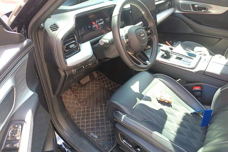 Used GAC Trumpchi GS8 2022 Dual-Engine Series 2.0TM Four-Wheel Drive Prestige Edition (6 Seats) Driver Seat