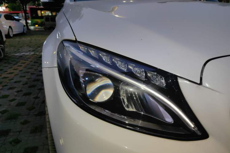 Used Mercedes-Benz C-Class 2017 Facelift C 200 L Sport Edition Right Front Headlight