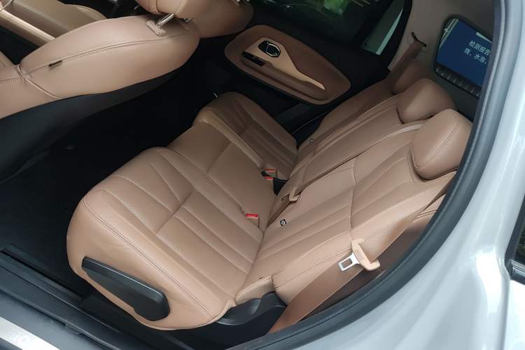 Used Nio ES8 2018 355 km Base Version 7-Seater Edition Left Rear Seat