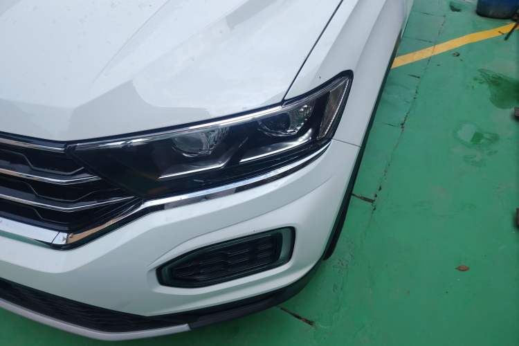 Used Volkswagen T-ROC 2018 280TSI DSG Two-Wheel Drive Advanced Version China V Emission Standard