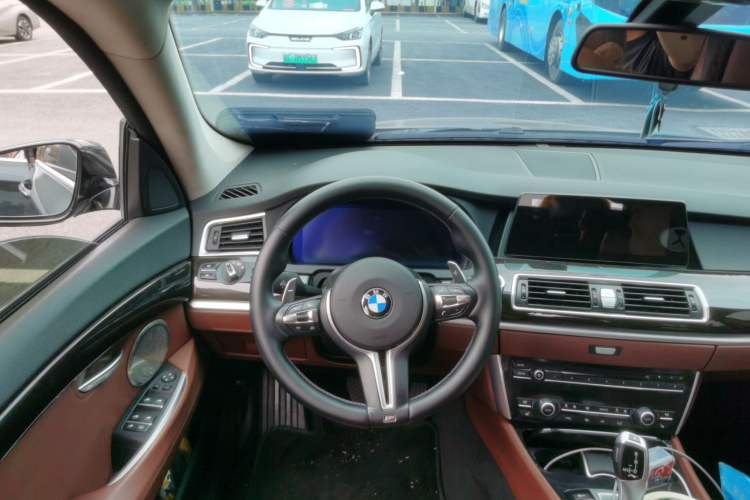 Used BMW 5 Series GT 2014 535i Leading Model