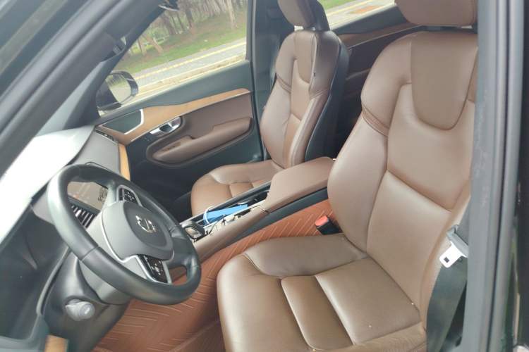 Used Volvo XC90 2021 B5 SmartDrive Luxury Edition 7 Seats Left Front Seat