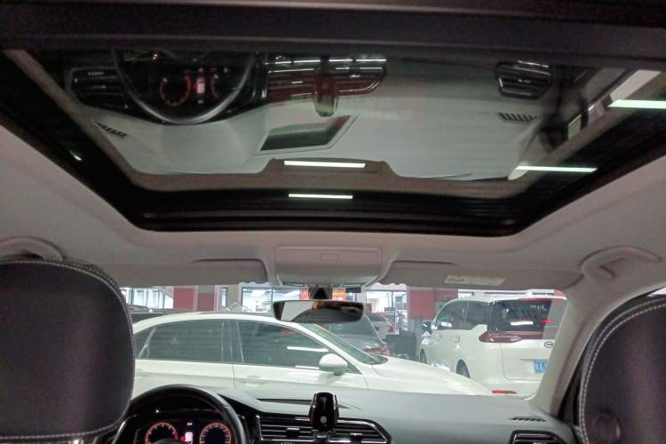 Used Volkswagen Tiguan L 2021 330TSI Automatic Two-Wheel Drive R-Line Enhanced Edition