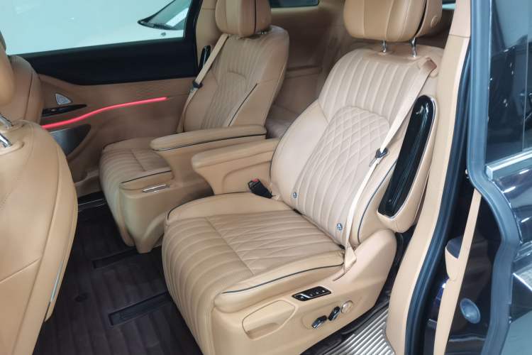 Used VOYAH Dream 2022 Low-Carbon Edition Dream+ Smart Enjoyment Package Left Rear Seat