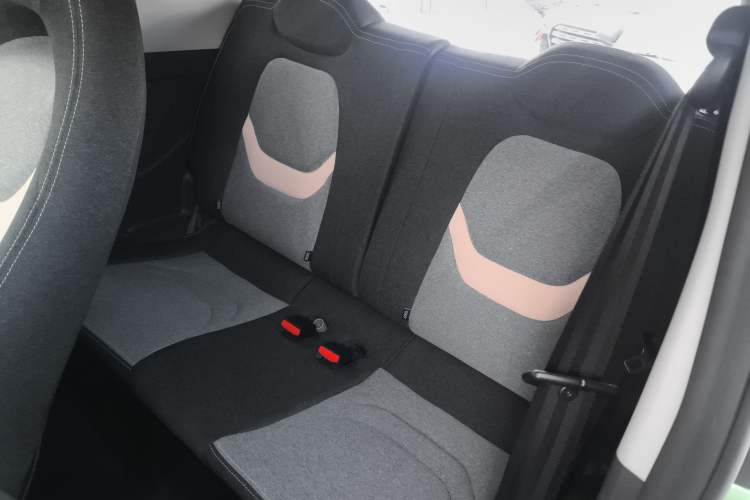 Used Chery QQ Ice Cream 2022 170km Sundae Phosphate Lithium-Ion