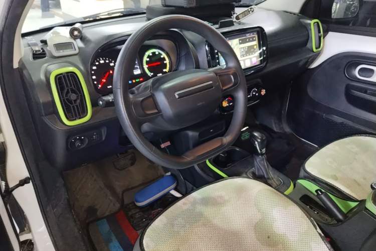 Used Roewe Clever 2021 302 km New Four-Seater Super-Efficient Version