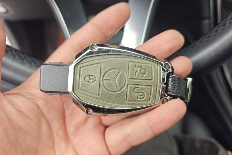 Used Mercedes-Benz GLC 2018 Facelift GLC 260 4MATIC Luxury Edition
