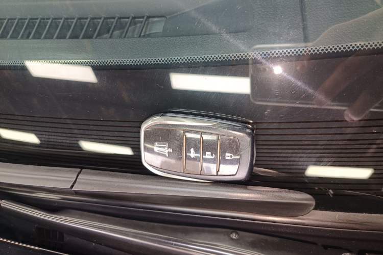 Used Toyota Crown 2015 2.5L Smart Edition Vehicle Key