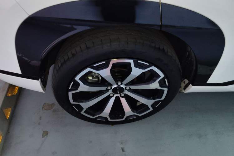 Used AION V 2024 Aion Tyrannosaurus 520 Intelligent Premium Edition Right Rear Wheel Hub