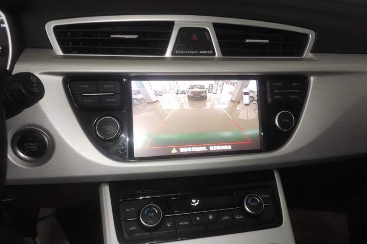 Used Geely Auto Emgrand X7 Sport 2018 1.8TD Automatic Two-Wheel Drive Zhiya Model Audio And AC Panel
