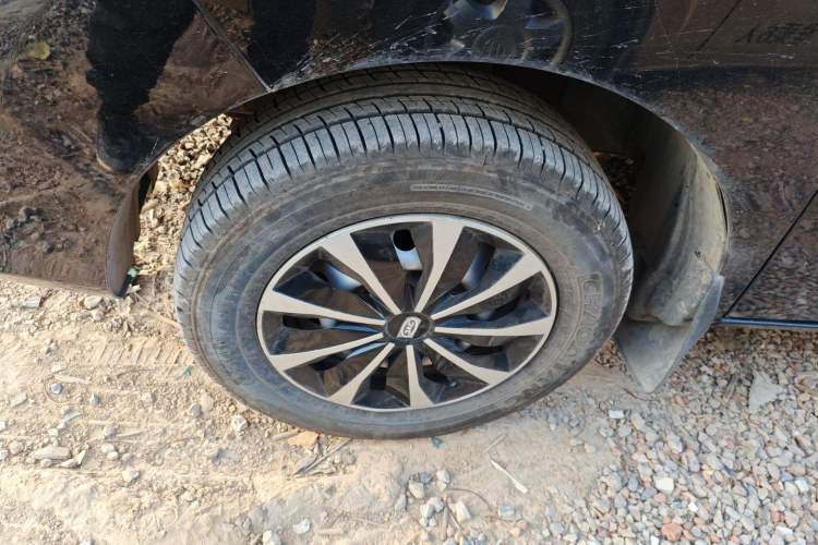 Used JAC Refine M3 2025 PLUS 1.8L Manual Classic Edition 7 Seats
