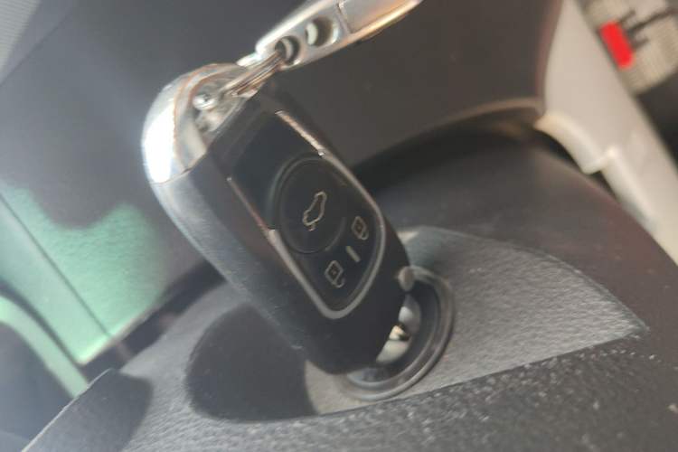 Used Luxgen U6 SUV 2014 1.8T Fashion Edition Vehicle Key