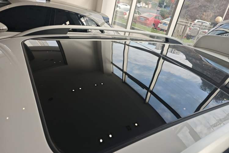 Used Roewe RX5 2023 PLUS 330TGI Automatic Trendsetting Smart Edition