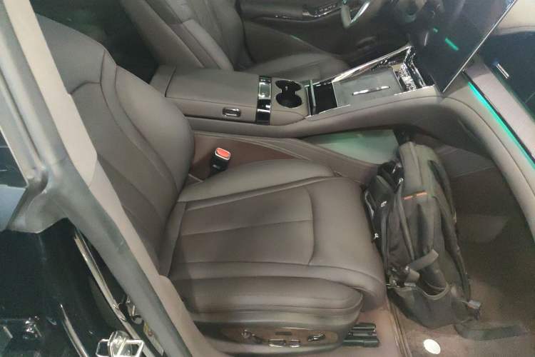 Used Denza Z9 2024 1100 km All-Wheel-Drive Ultra Version
