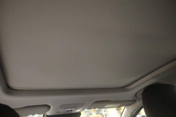 Used Chery Fengyun A8L 2025 1.5 TGDI 145 km Luxury Version Headliner