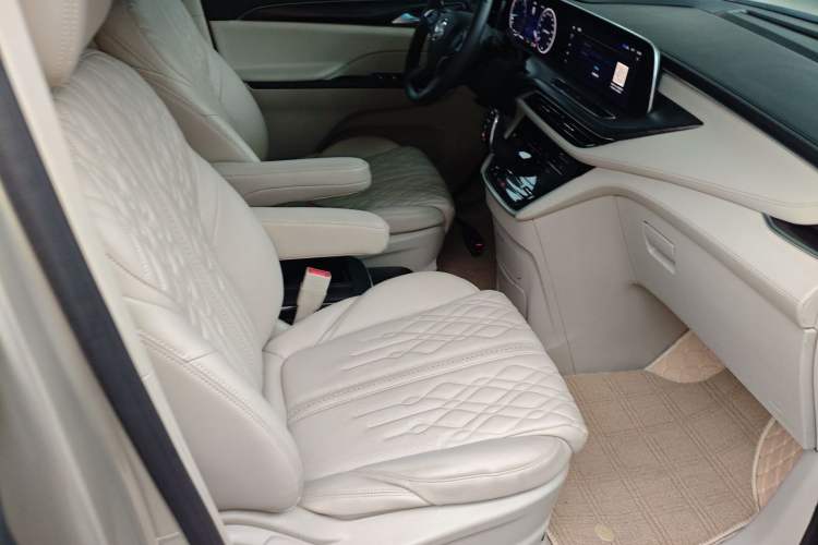 Used Buick GL8 2022 ES Landtrek 653T Comfort Edition