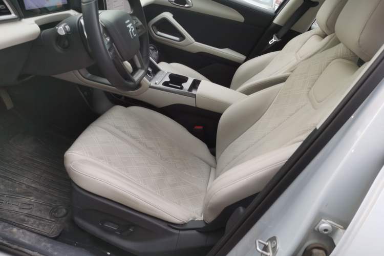 Used BYD Yuan UP 2025 Intelligent Driving Version 401 km Beyond-Range Edition
