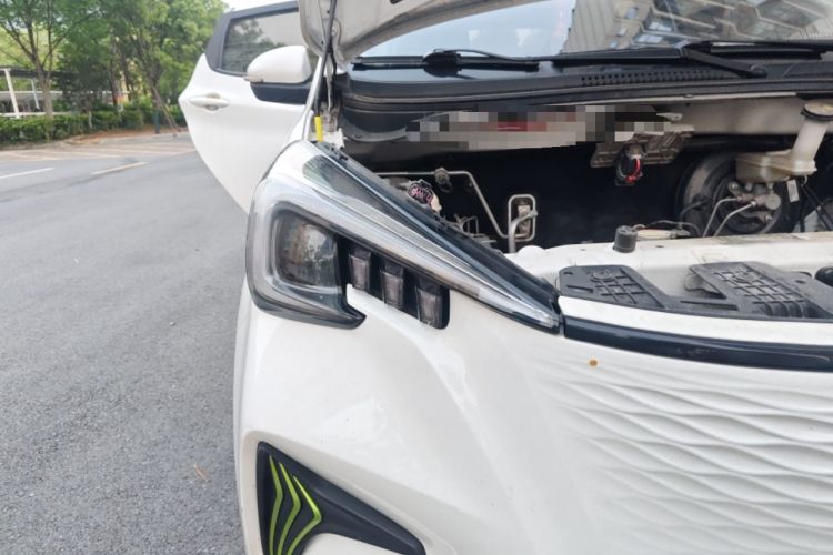 Used CHANGAN Benni E-Star 2022 Qingxin Edition Colorful Model Lithium Iron Phosphate Right Front Headlight