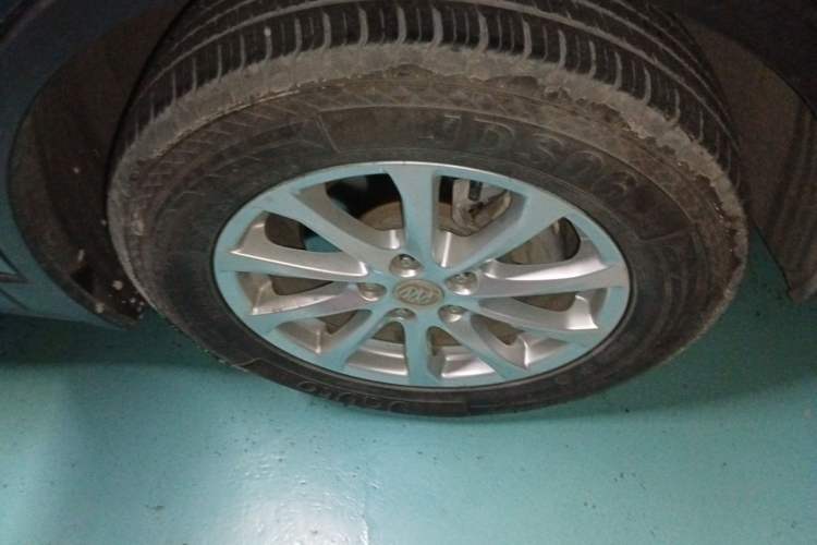 Used Buick Envision 2015 20T Two-Wheel-Drive Leading Model Right Front Wheel Hub